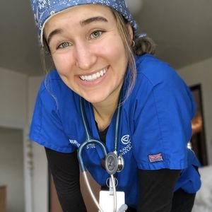 Meet your Posher, Danielle